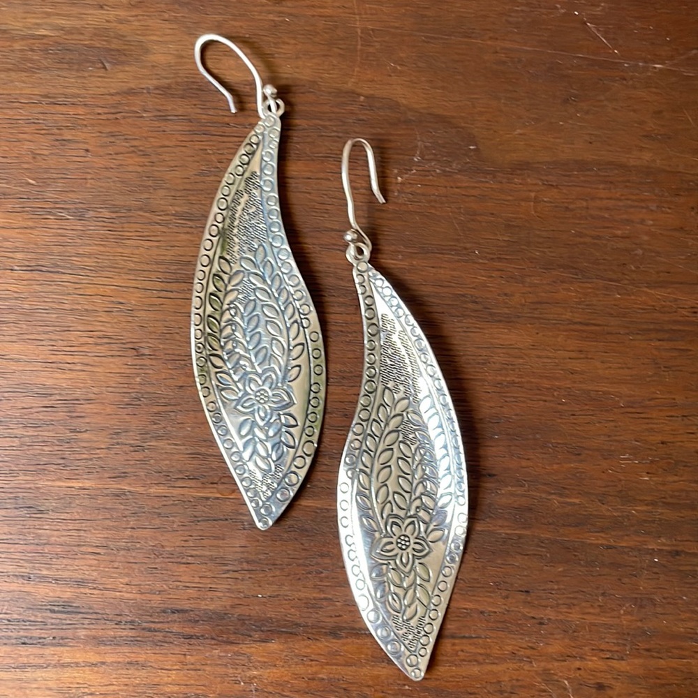 Silpada Patterned Leaf Earrings - image 1